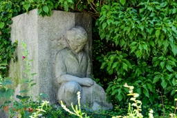 'Veiligheid in verkeer' van de kunstenaar Dirk Wolbers (1890-1957) op de Conradbrug aan de Laan van Meedervoort