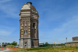 De nog steeds in gebruik zijnde watertoren aan de Pompstationsweg uit 1874