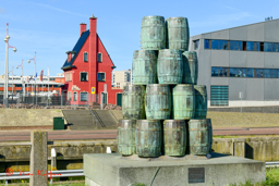 Monument ter gelegenheid van het 75 jarig bestaan van de Scheveningse Haven